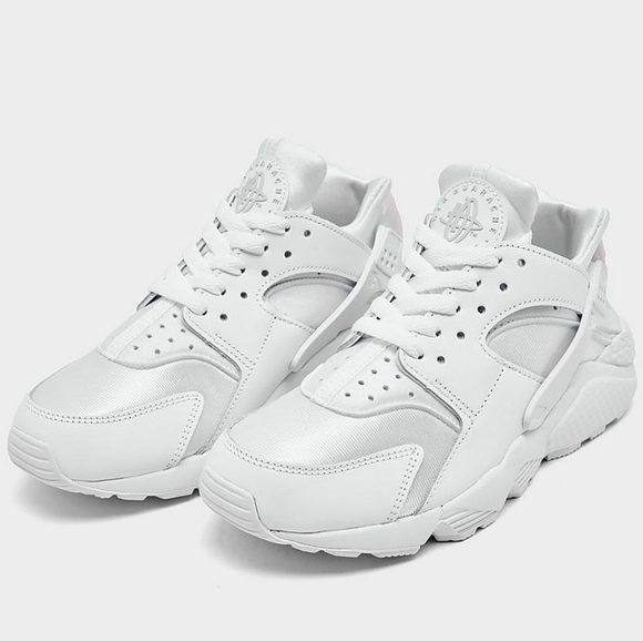 New Women's Nike Air Huarache Size 6 - Picture 1 of 6